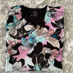 Cherokee Infinity scrub top sz XL, hardly worn